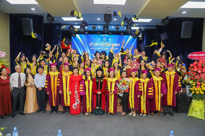 Những bác sĩ Y học dự phòng đầu tiên của Trường ĐH Nguyễn Tất Thành gia nhập đội ngũ y tế Việt Nam
